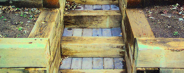 Heartland Gardens of Omaha Walls Walkways Steps and Hardscaping